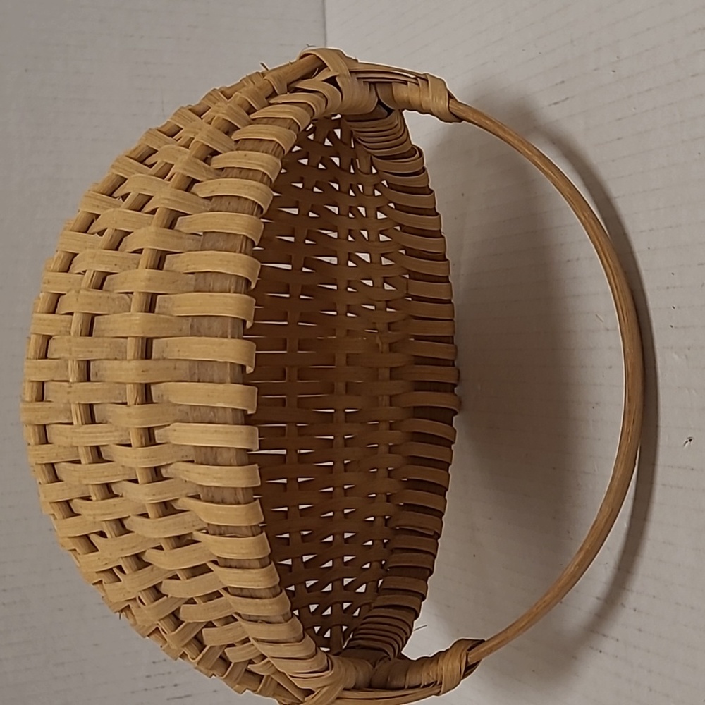 Beautiful Egg Basket - Picture 12 of 16
